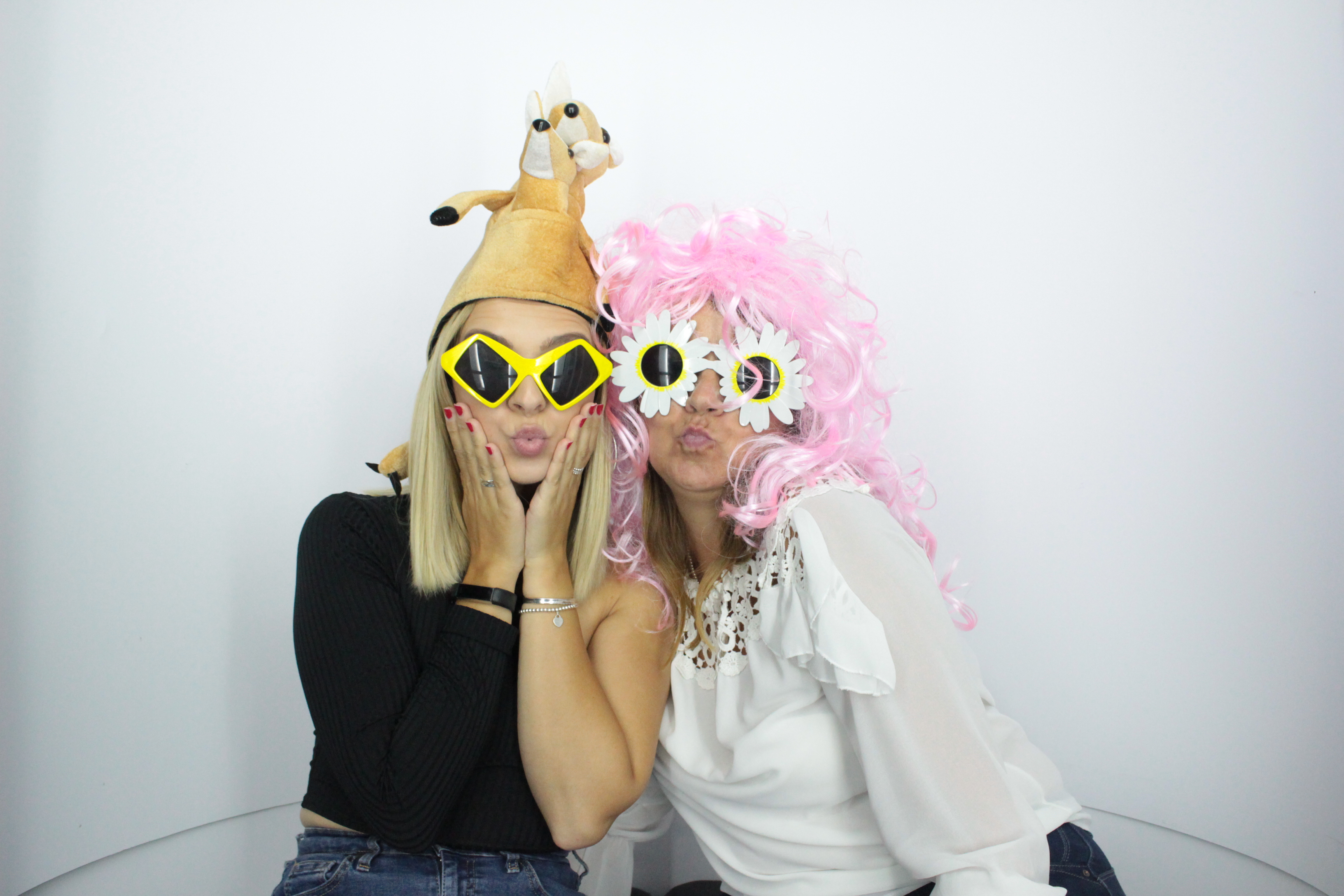 Martin & Colleen’s Joint 50th | View more photos from the event at gallery.myphotoboothexperience.co.uk/u/MyPhotoBoothExperienceLtd/Martin-Colleen’s-Joint-50th